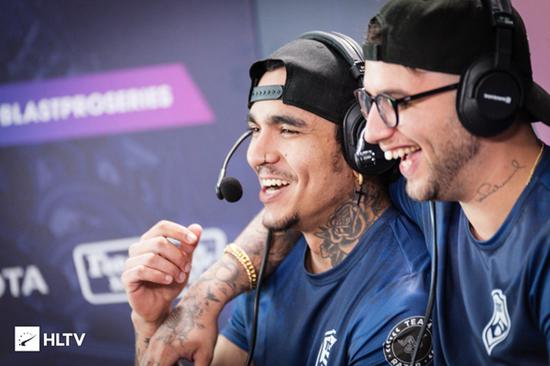 长阳土家族自治县足球邀请赛圆满落幕精彩瞬间回顾